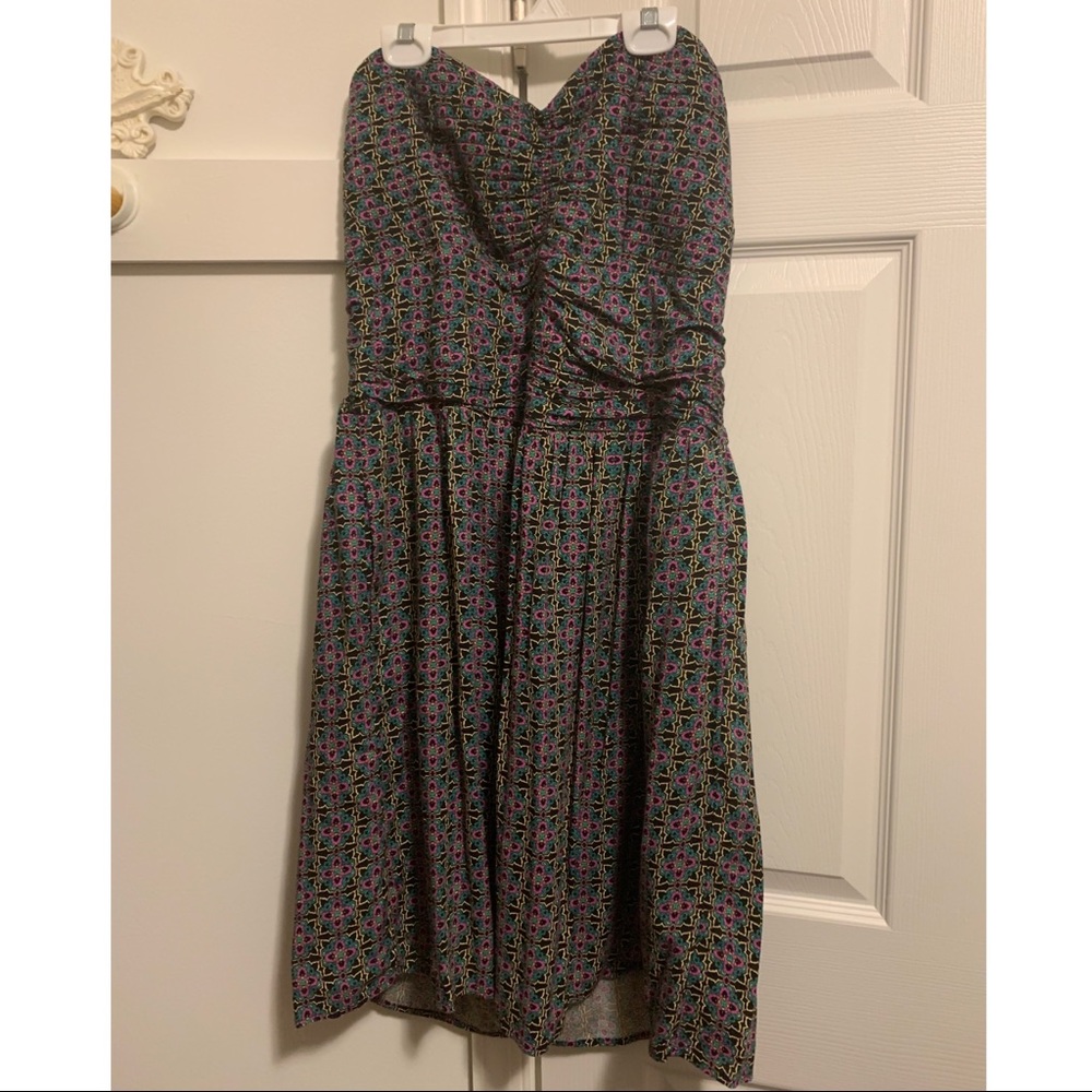 Xhilaration strapless flowy dress  It has pockets!